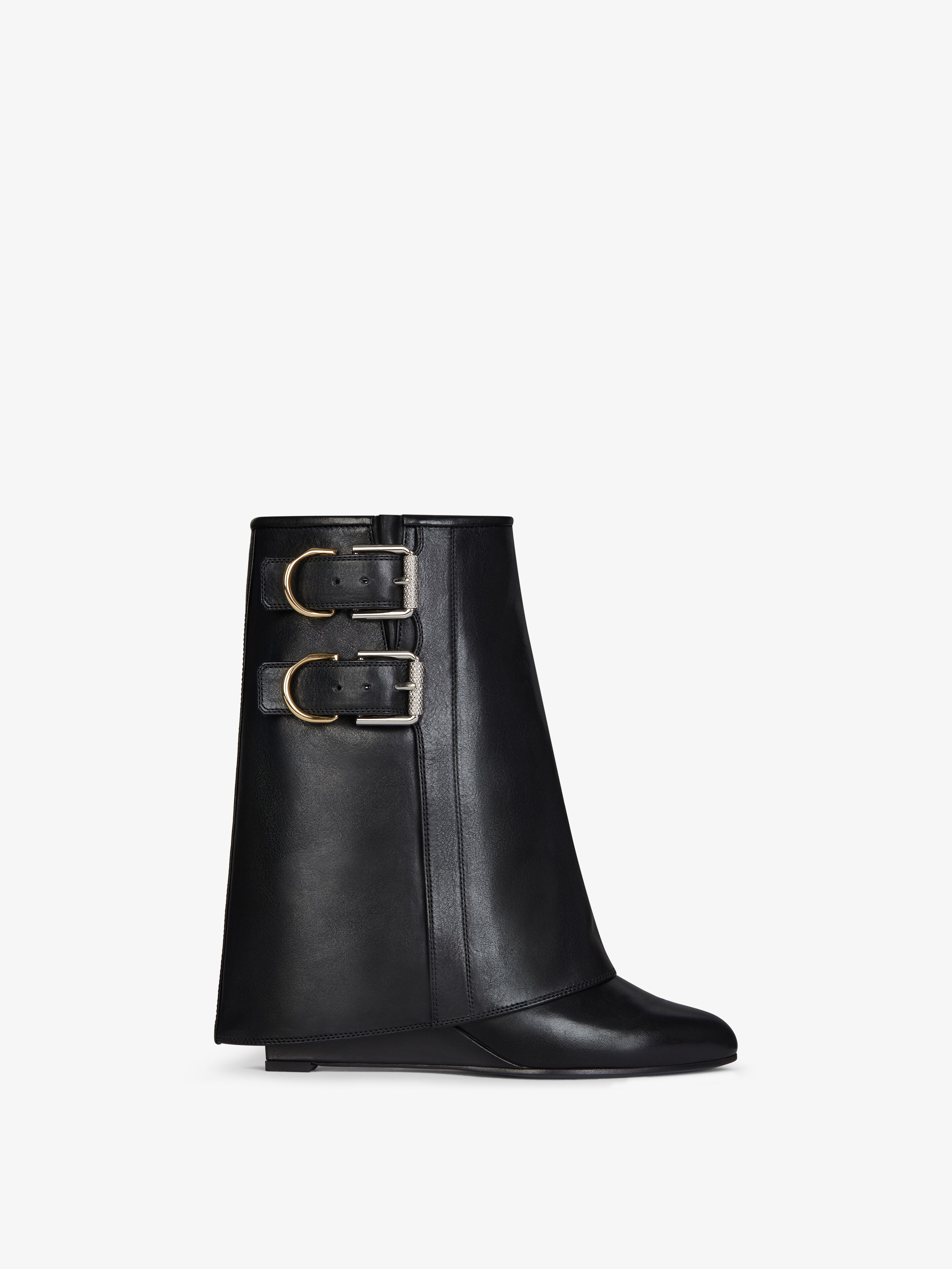 Shark Lock Buckles ankle boots in leather
